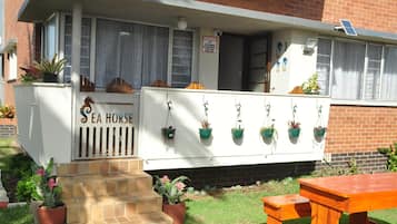 Apartment, 2 Bedrooms, Smoking, Patio | Exterior