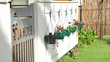 Apartment, 2 Bedrooms, Smoking, Patio | Property grounds