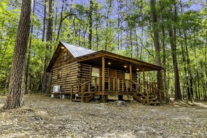 Exterior - Secluded Cabin Retreat Near Big Thicket & Naskila Casino in Livingston, Texas (Livingston)