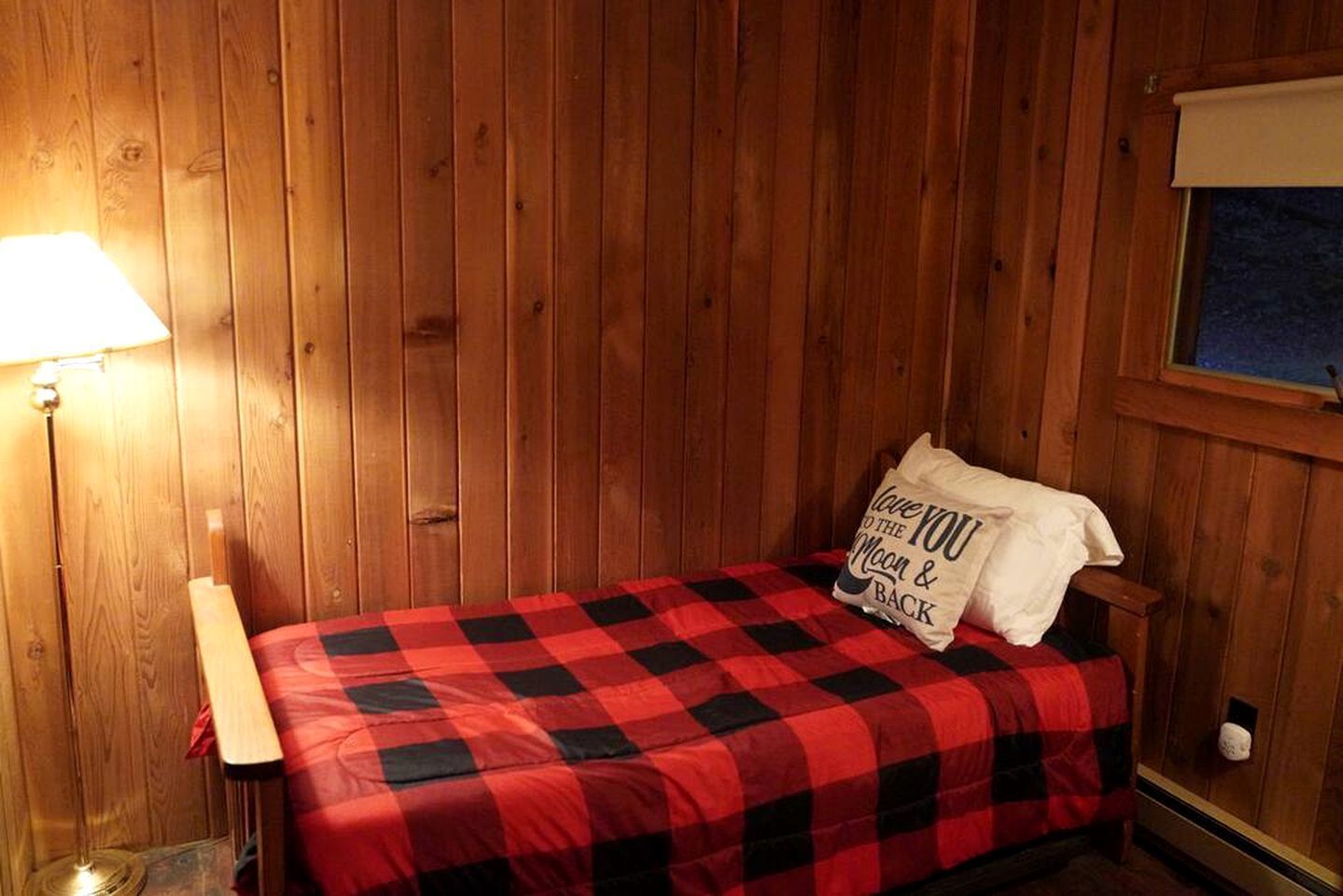 WiFi, bed sheets