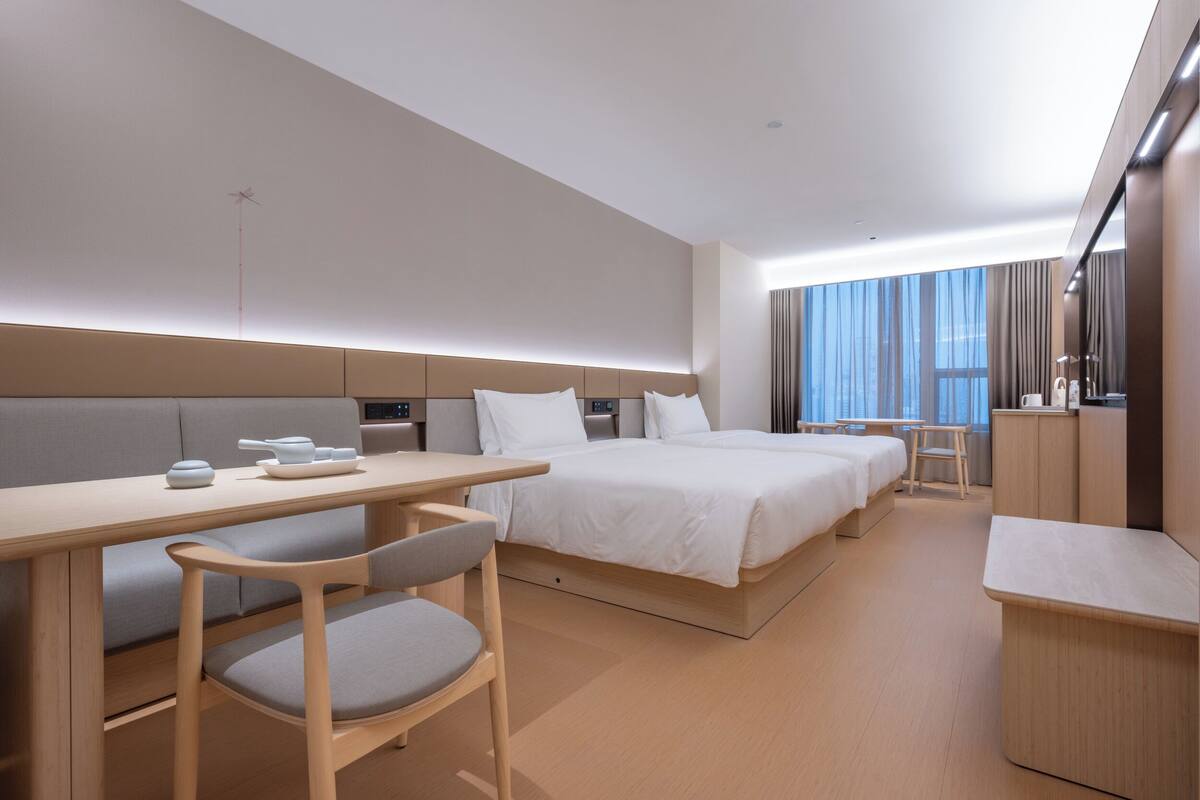 精品双床房 | 办公桌、笔记本电脑工作区、免费 WiFi、床单
