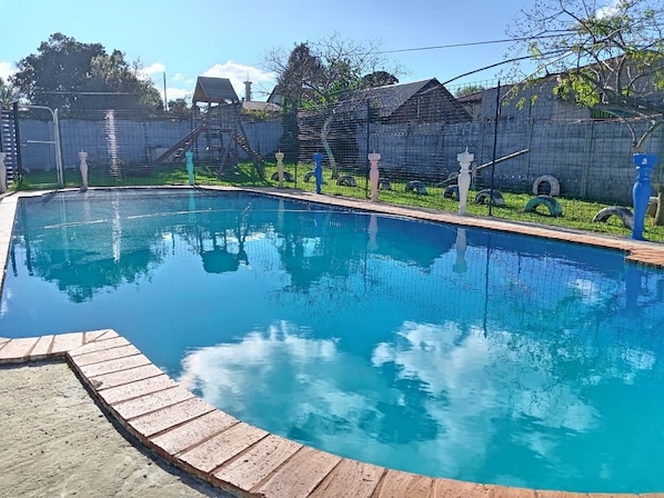 Outdoor pool - One World Boarding House (Krugersdorp)