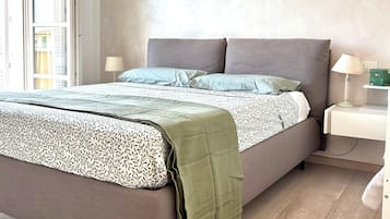 3 bedrooms, iron/ironing board, WiFi (free), bed sheets