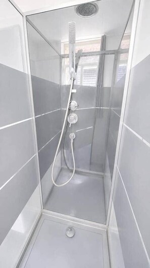 Bathroom - defaultName (Charleroi)