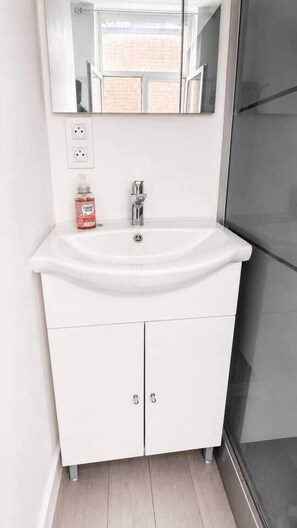 Bathroom - defaultName (Charleroi)