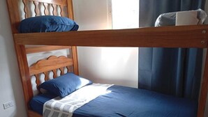 2 bedrooms, bed sheets - Cozy Mountain View House - Ayala's House View (Volcán)