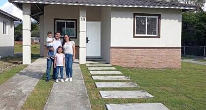 Cozy Mountain View House - Ayala's House View