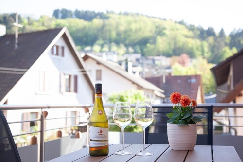 Moderne 82m² Ferienwohnung für bis zu 6 Personen im Schwarzwald mit Parkplatz und Wi-Fi 