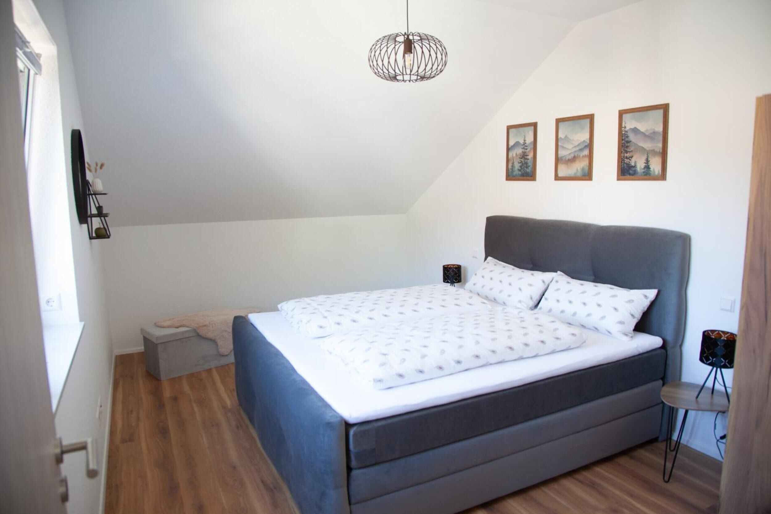 WiFi, bed sheets