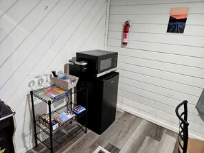 Interior - Newly Built Modern Cottage with New England Charm, near the Draper Mountain Trail System (Draper)