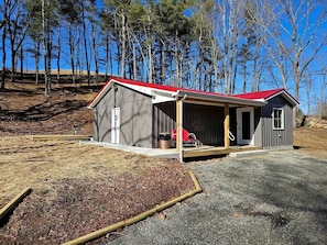 Unclassified image, 2 of 37, button - Newly Built Modern Cottage with New England Charm, near the Draper Mountain Trail System (Draper)