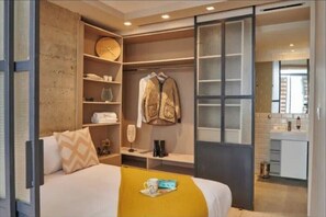 1 habitación, tabla de planchar con plancha, wifi gratis y ropa de cama 