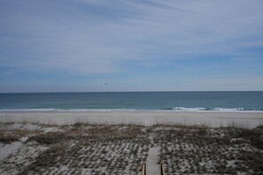 Beach - Seascape - 4BR, Oceanfront, Dog Friendly, Fully Renovated! (Topsail Beach)