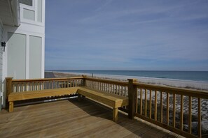 Property grounds - Seascape - 4BR, Oceanfront, Dog Friendly, Fully Renovated! (Topsail Beach)