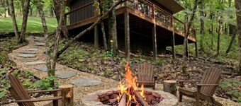 Peaceful Wooded Getaway with Hot Tub, Fire Pit & Scenic Views in Pittsburg, Missouri