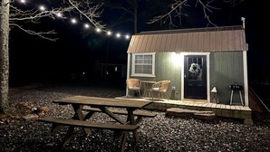 Unclassified image, 3 of 35, button - Cozy Lofted Tiny Cottage with Spectacular Nature Views in Arkansas (Boles)