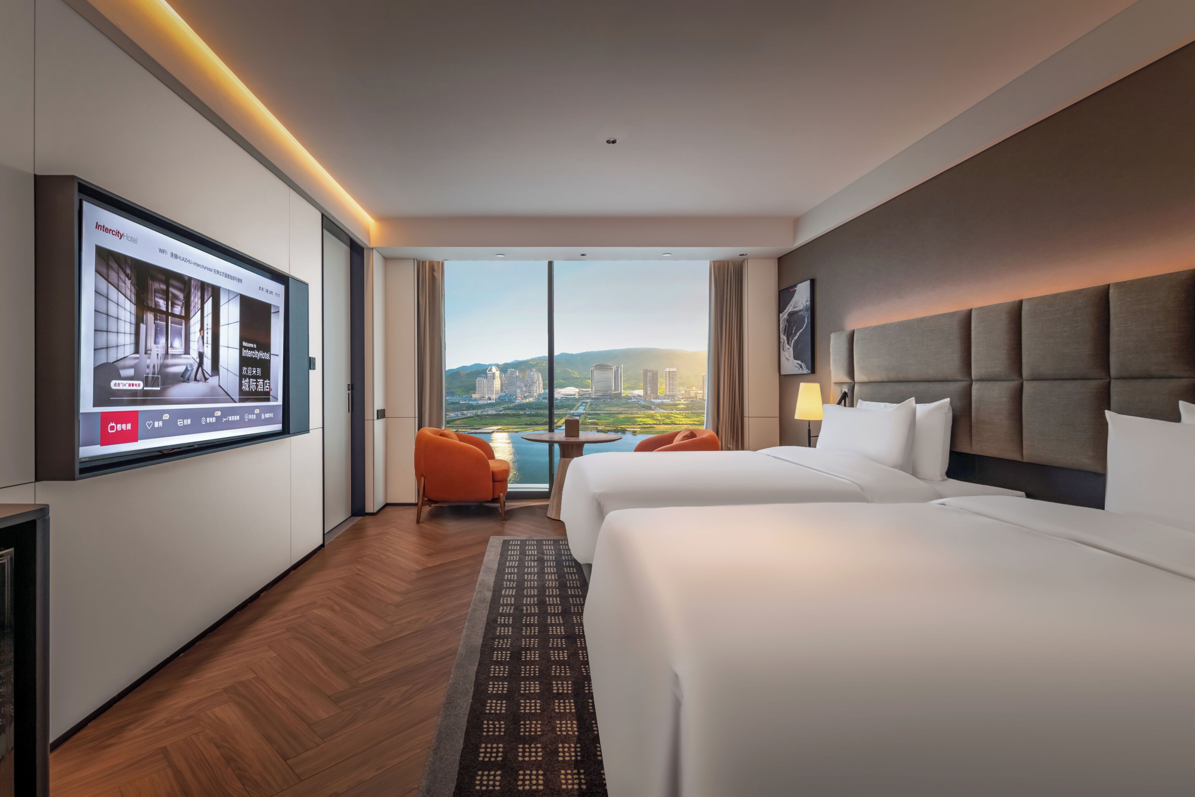 Comfort Twin kamer | Een gratis minibar, een laptopwerkplek, verduisterende gordijnen
