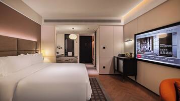 Superior Double Room, Non Smoking | Laptop workspace, blackout drapes, soundproofing, iron/ironing board