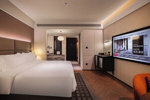 Superior Double Room, Non Smoking | Free minibar, laptop workspace, blackout drapes, soundproofing
