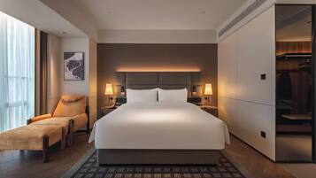 Comfort Double Room, Non Smoking | Free minibar, laptop workspace, blackout drapes, soundproofing