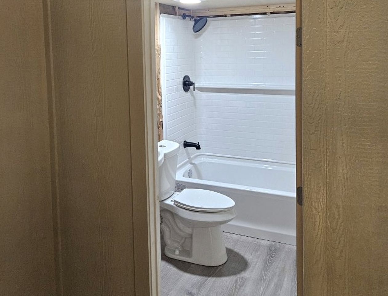Towels, soap, shampoo, toilet paper