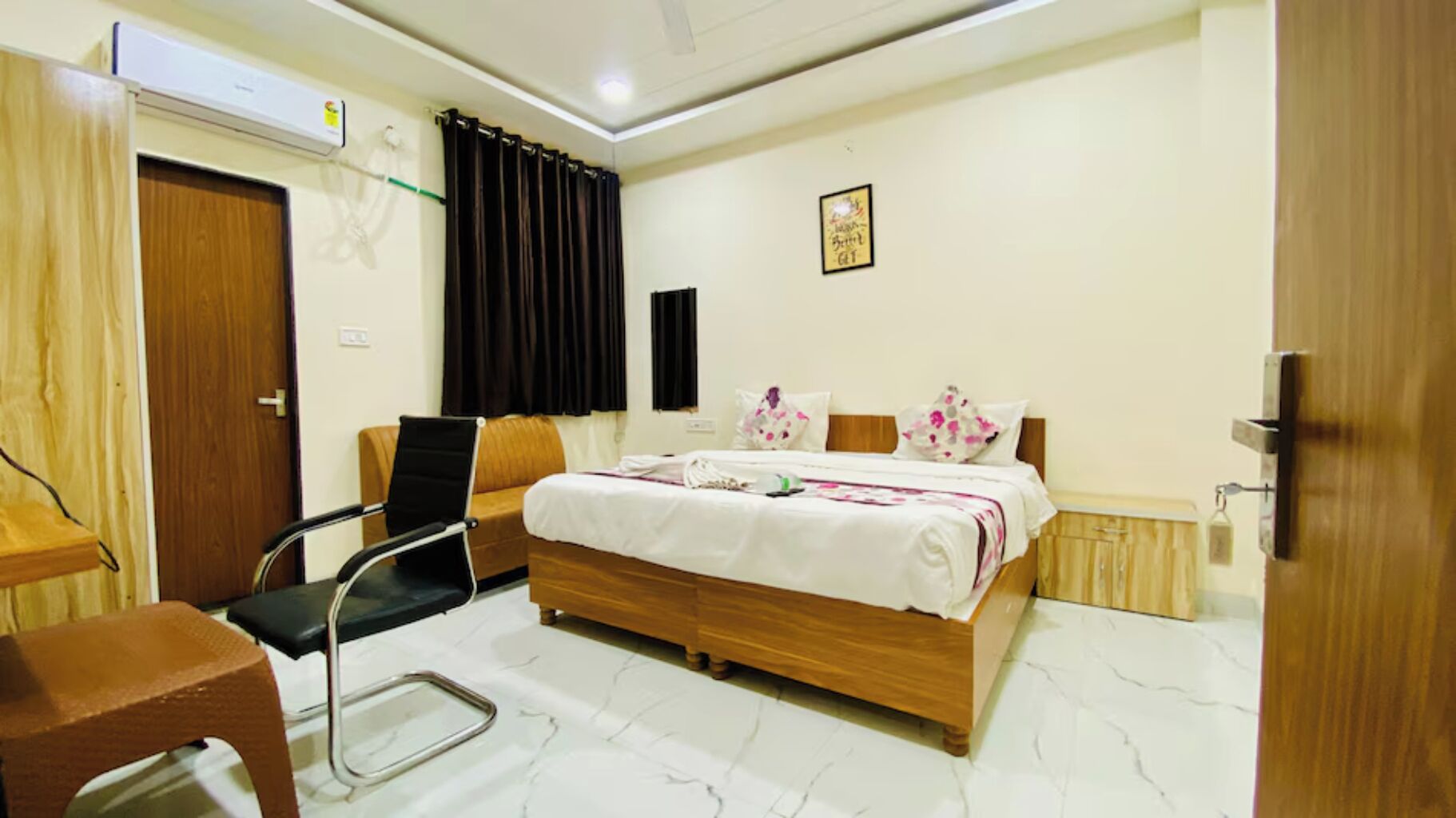 Deluxe Room, City View | Free WiFi