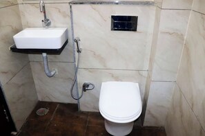 Executive Room, City View | Bathroom - The Cressida Hotel (Indore)