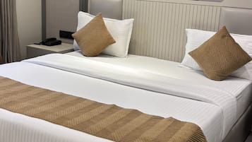 Superior Double Room, City View | Desk, free WiFi
