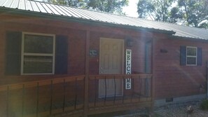 Exterior detail - Deck of Dreams: Cabin with Unrivaled River Views in Arkansas (Calico Rock)