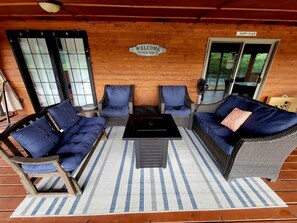 Interior - Deck of Dreams: Cabin with Unrivaled River Views in Arkansas (Calico Rock)