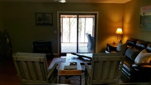 Living area - Deck of Dreams: Cabin with Unrivaled River Views in Arkansas (Calico Rock)