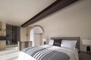 Chambre Double Élite, vue ville | Minibar, décoration personnalisée, ameublement personnalisé, bureau