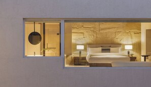 Exclusive Double Room, Courtyard View | Minibar, individually decorated, individually furnished, desk - WHITEBALANCE Hotel Dali (Dali)