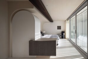 Chambre Double Élite, vue ville | Minibar, décoration personnalisée, ameublement personnalisé, bureau