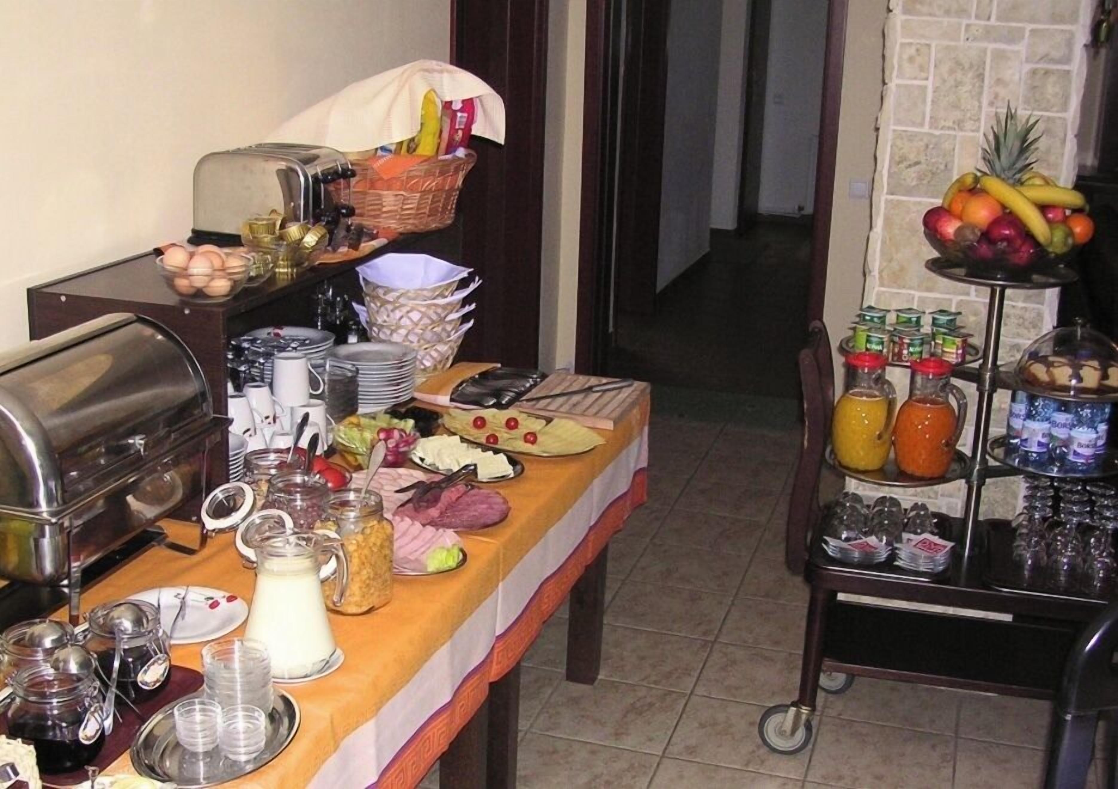 Desayuno bufé gratuito y diario
