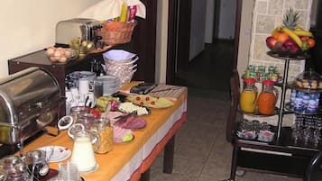 Desayuno bufé gratuito y diario