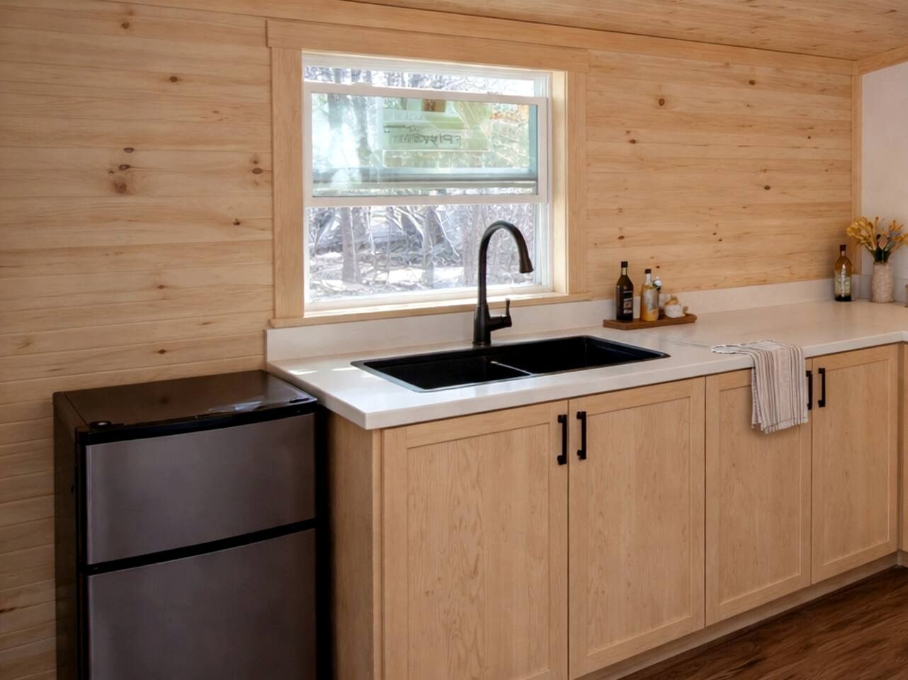 Cafetera y tetera, refrigerador, horno y parrilla de estufa 