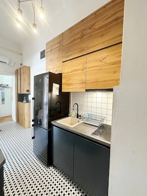 Fridge, microwave, oven, stovetop - Unique family home next to fortress + free parking (Petrovaradin)