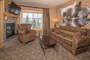 Smart TV, fireplace - New ! Village Center Ski-In Ski-Out Big Sky Resort! (Big Sky)