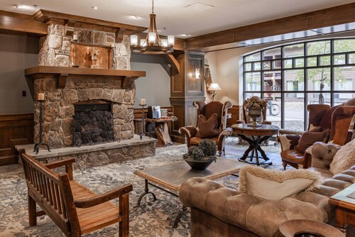 New! Ski-In Ski-Out Condo + Hot Tub & Pool