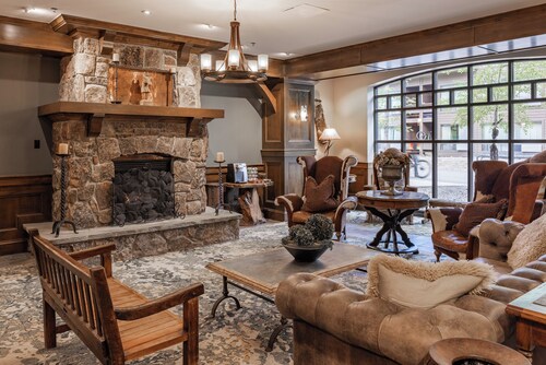 New! Village Center Condo Ski In/Out + Hot Tub & Pool