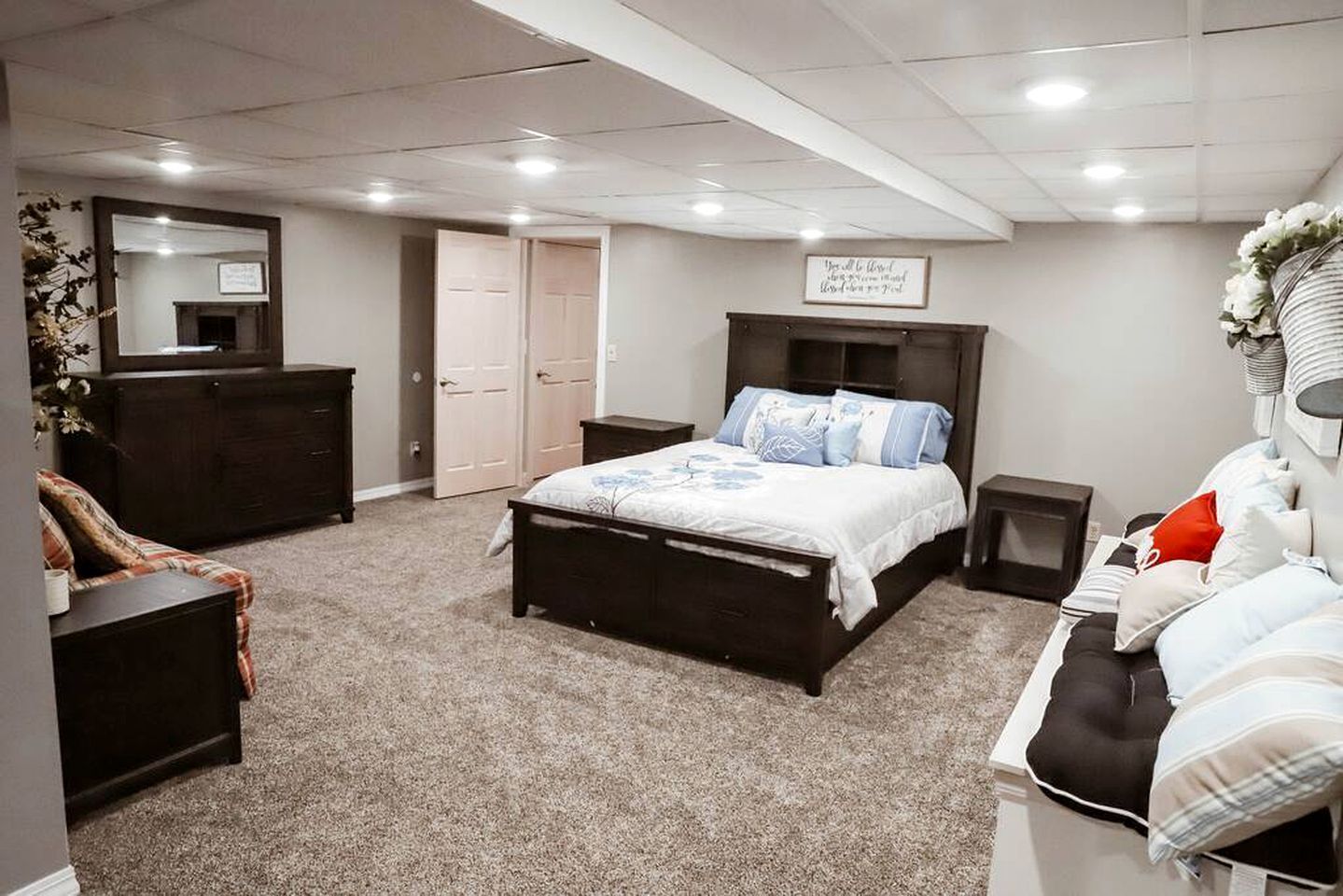 5 bedrooms, iron/ironing board, travel crib, WiFi