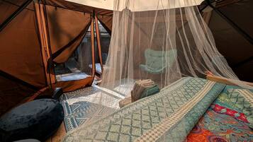 1 chambre, fer et planche Ă repasser, draps fournis