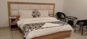 Classic Double Room | Free WiFi - The Silver Fern (Noida)