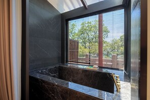 Superior Double Room | Bathroom - A Thought Laoshan Cultural Experience (Qingdao)