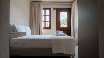 WiFi, bed sheets