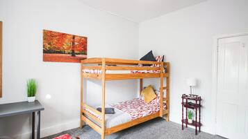 Iron/ironing board, WiFi, bed sheets