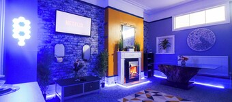 Charming Apt Sleeps 6 With Free Parking