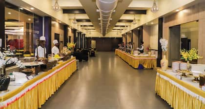 Hotel Devanshi & Banquets by Classy Stay