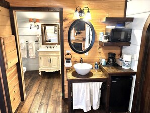 Interior - Sevierville Getaway: Tiny House Glamping Delight for Wonderful Escapes to Nature (Sevierville)